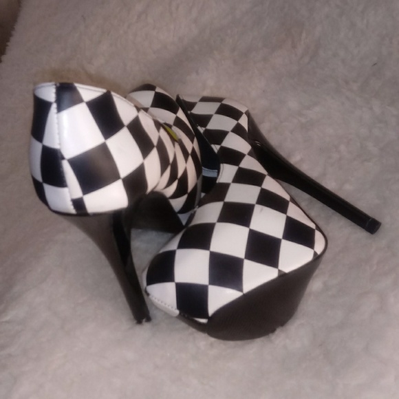 New super fun heels - Picture 6 of 8